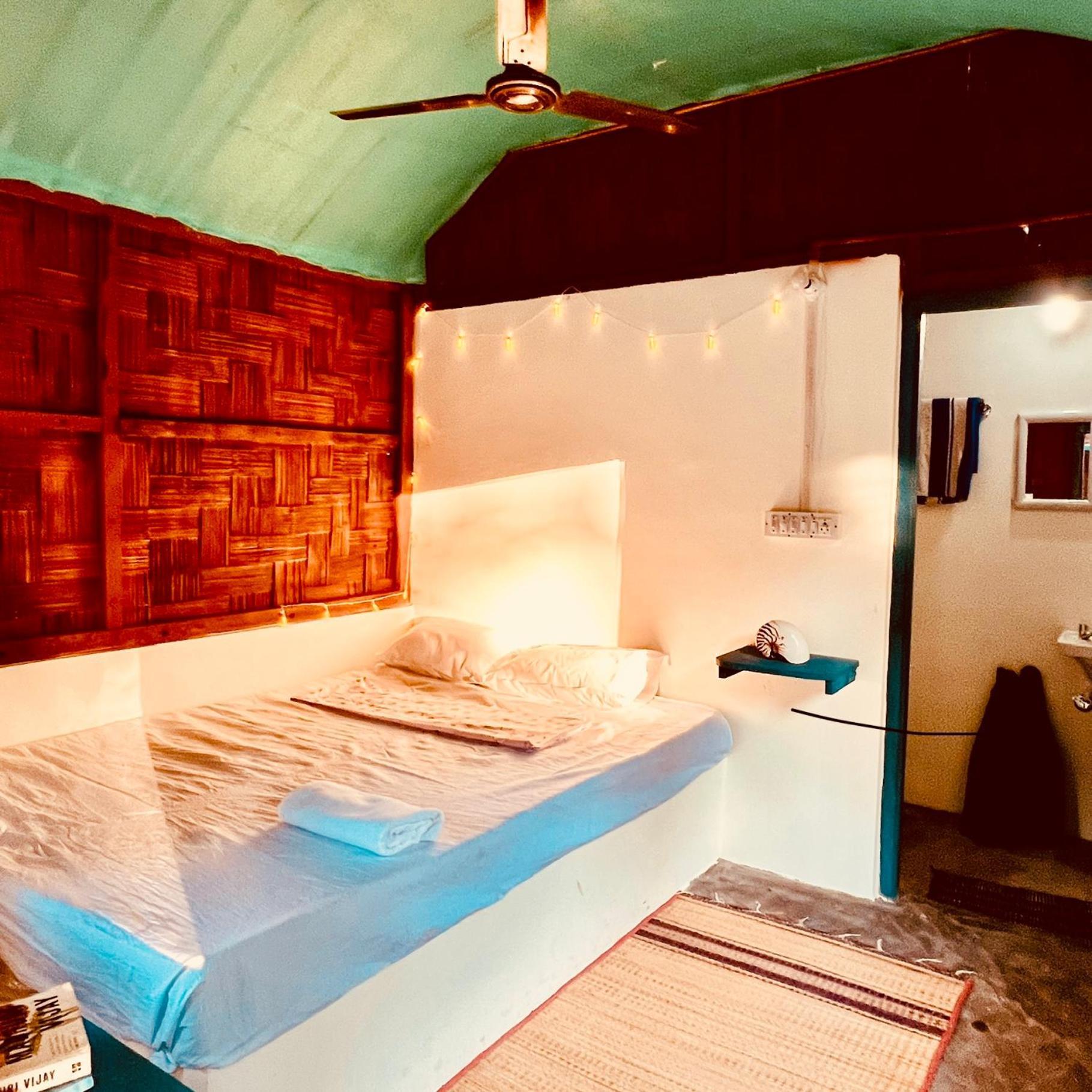 Blue Sea Restaurant & Bungalows Sitapur Exterior foto